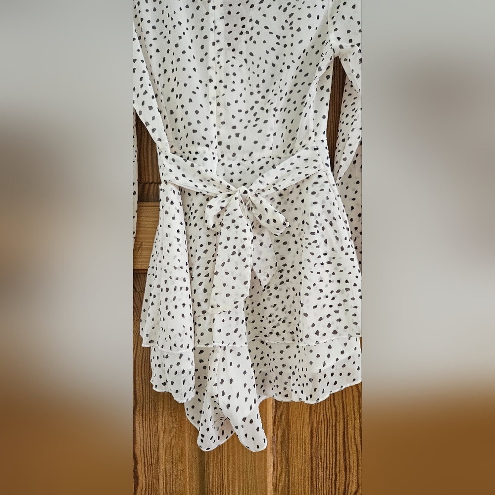 White & Blk Long Sleeve Shorts Romper Wrap Style Front, Tie Back, Sheer Overlay. - Picture 6 of 6